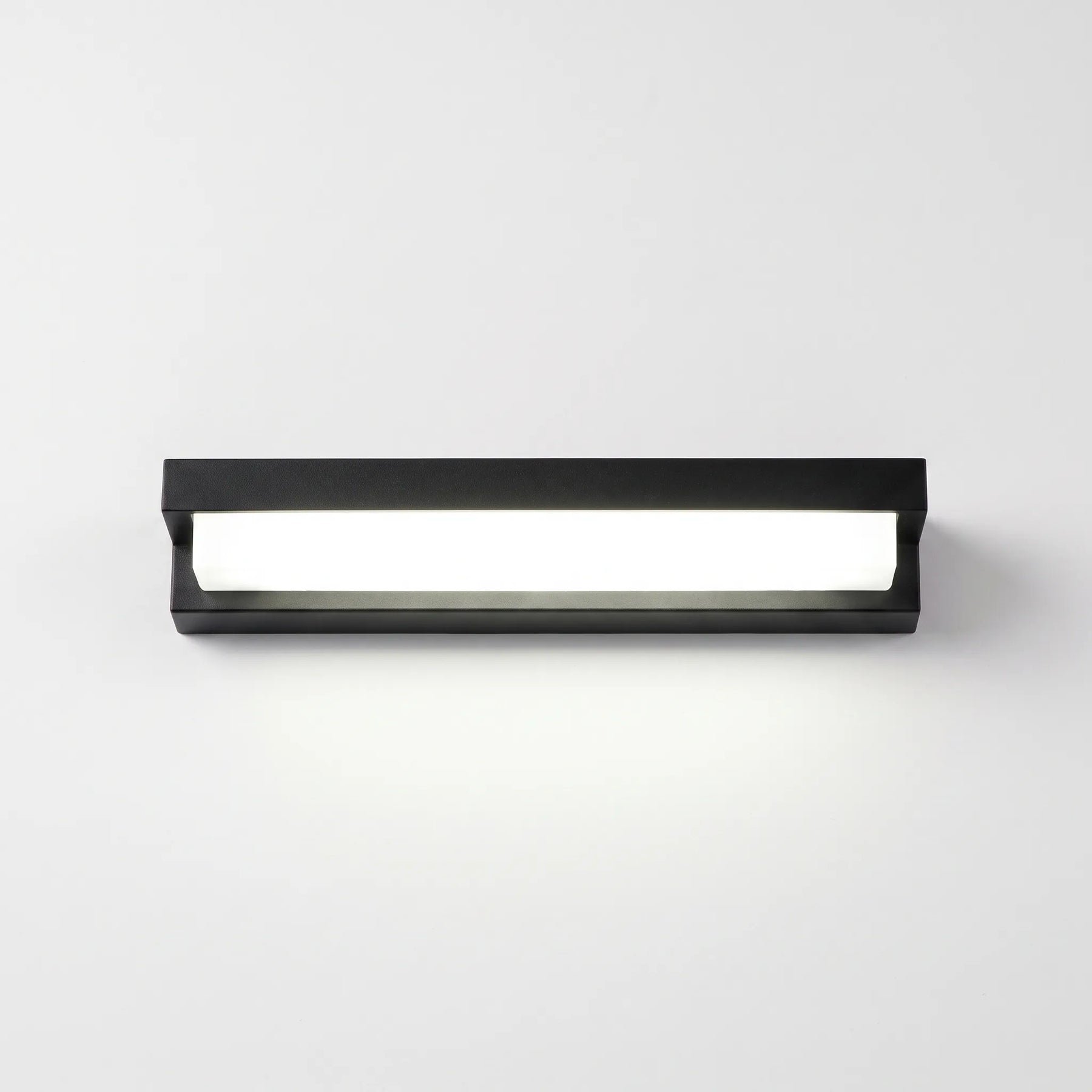 SolaraBeam - Modern Rectangular Solar Wall Light