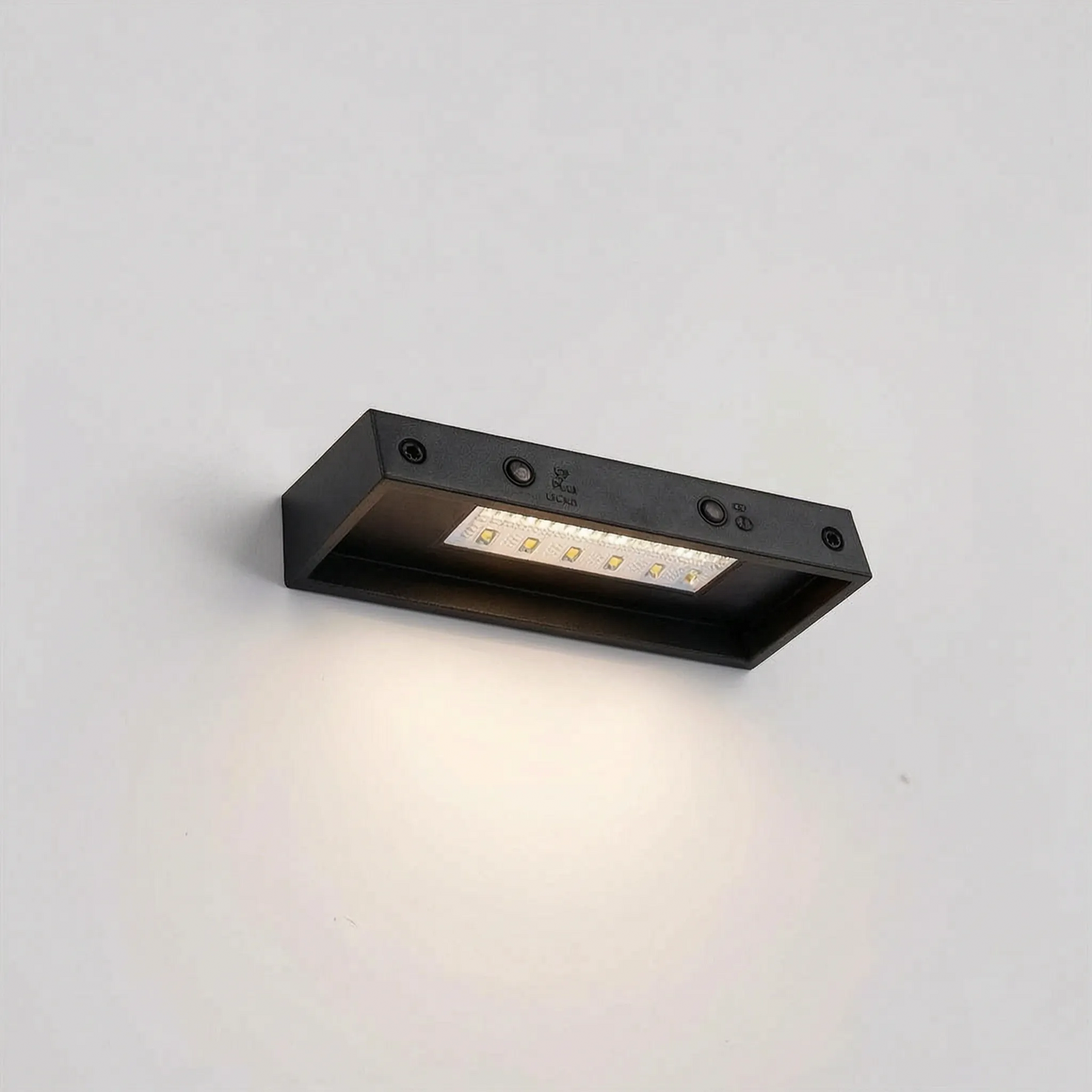 SolaraBeam - Modern Rectangular Solar Wall Light