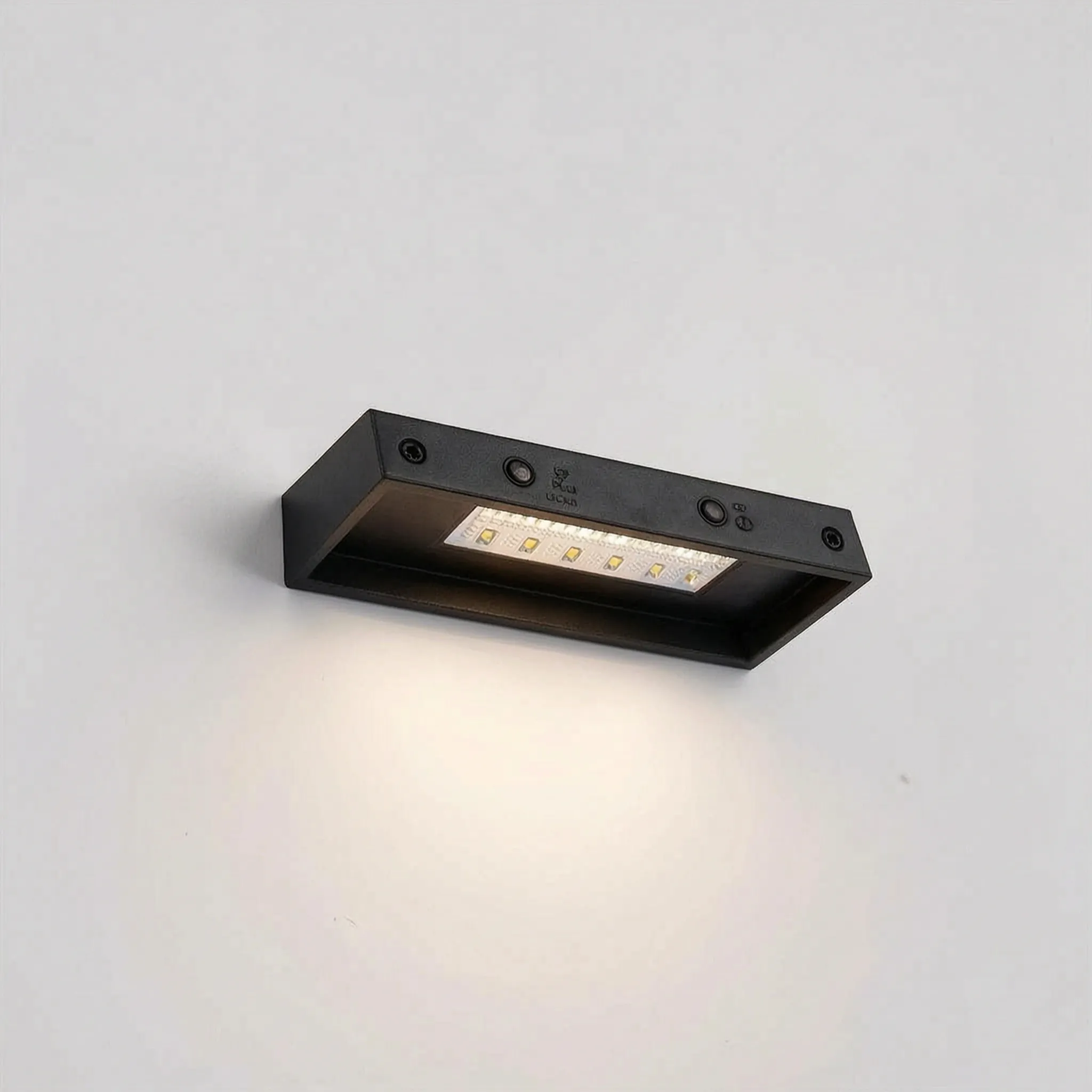 SolaraBeam - Modern Rectangular Solar Wall Light