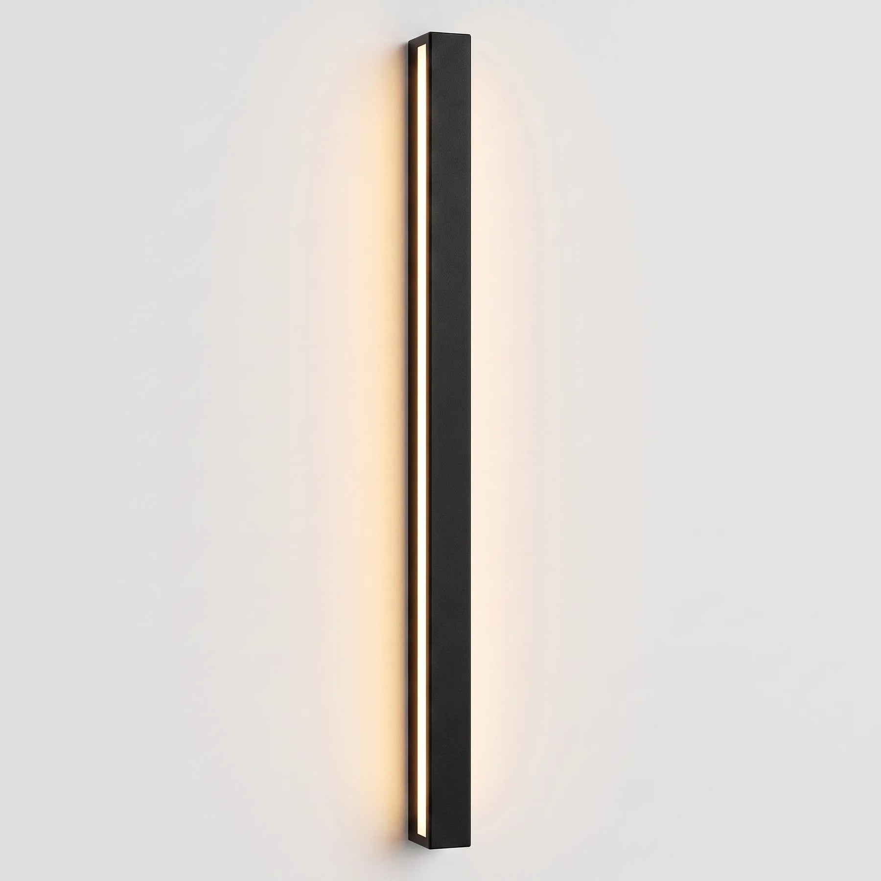 Verta - Linear Minimalist Wall Light