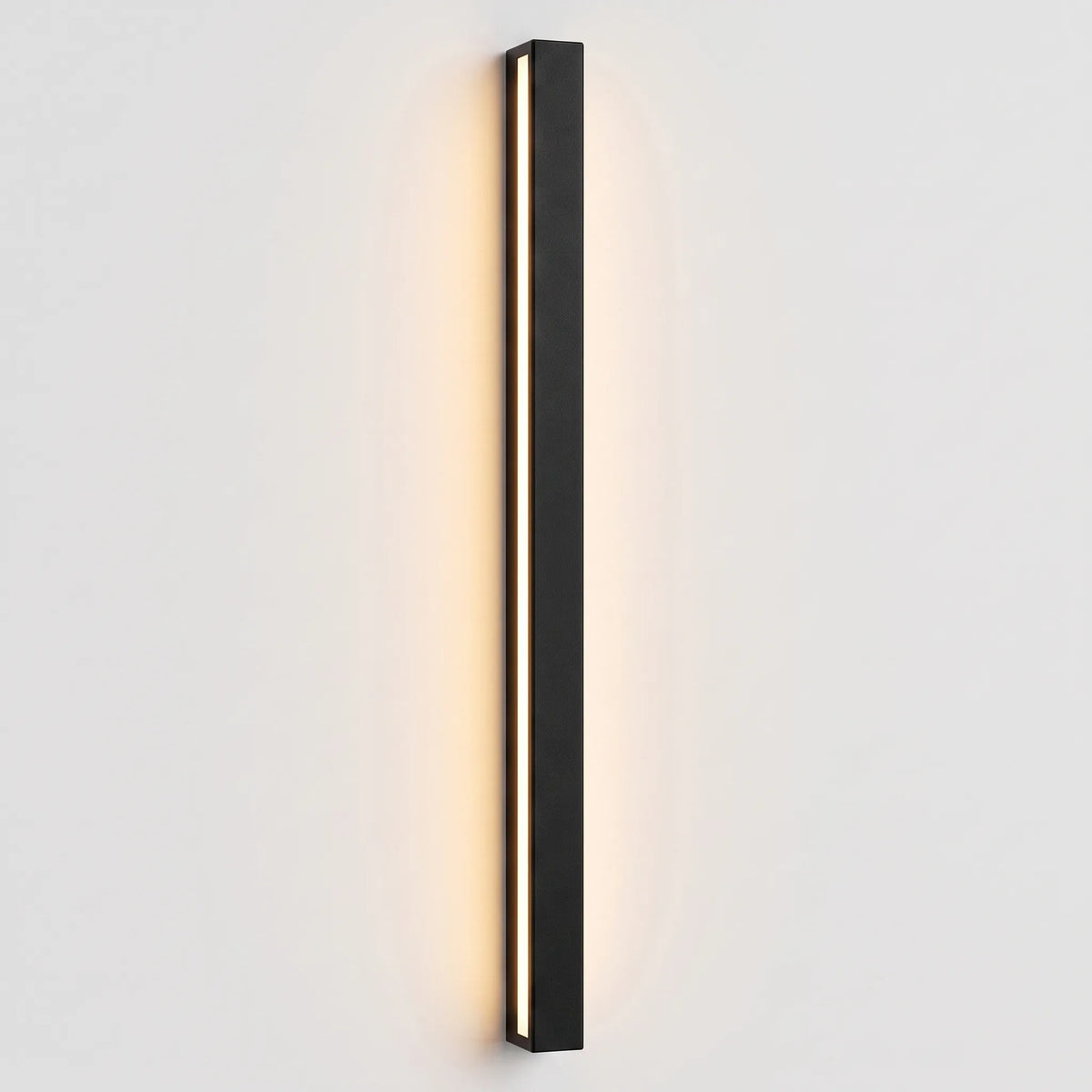 Verta - Linear Minimalist Wall Light