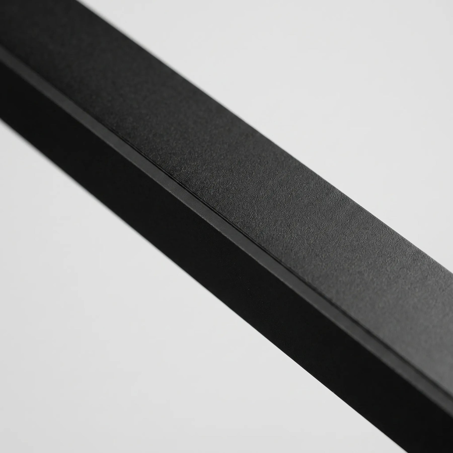 Verta - Linear Minimalist Wall Light